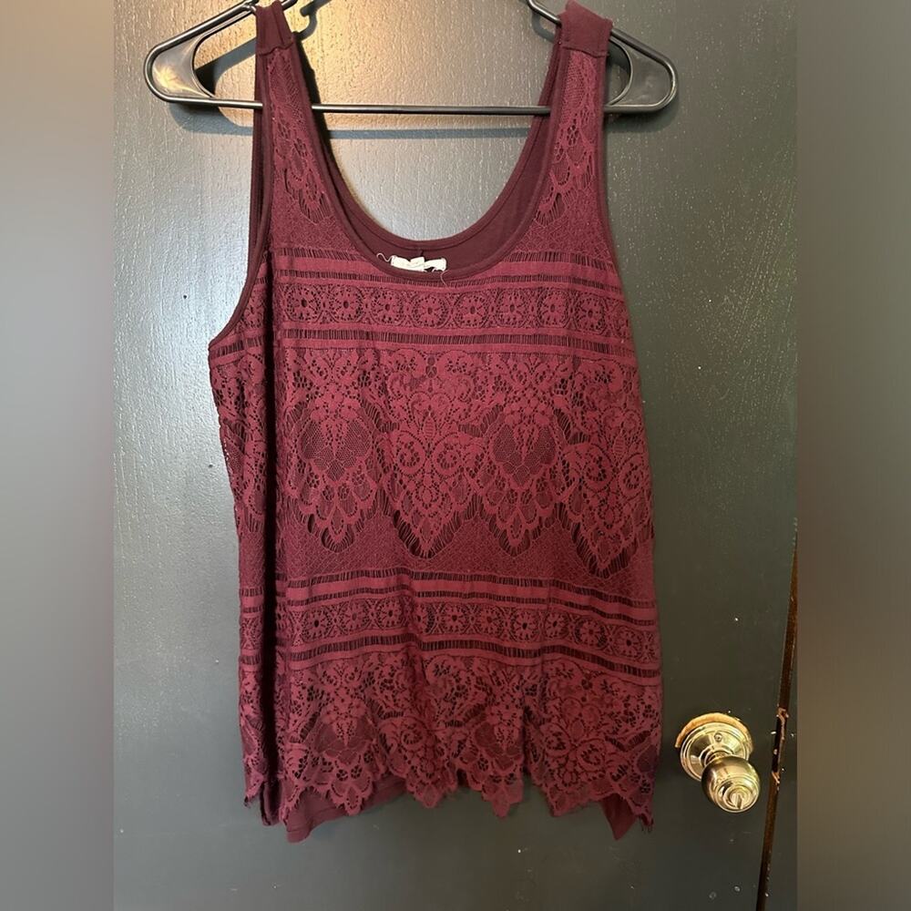Maurice's maroon lined lace tank w lace edges
EUC